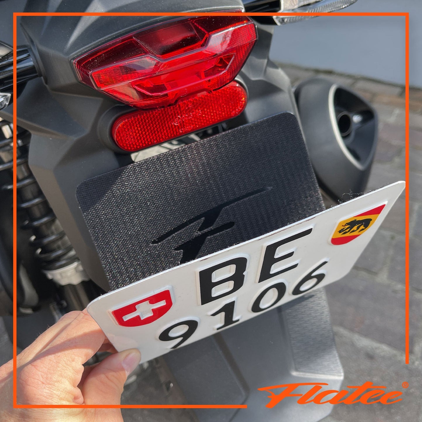 Flatee Original-Wechselschild-Kit für Motorrad inkl. Montageplatten